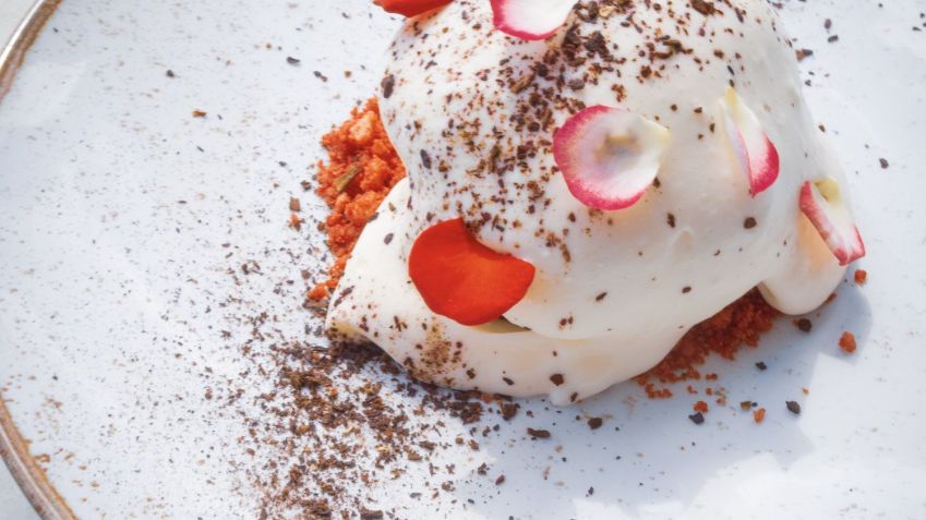 Pavlova especial para o Dia das Mães do Esther Rooftop • Divulgação
